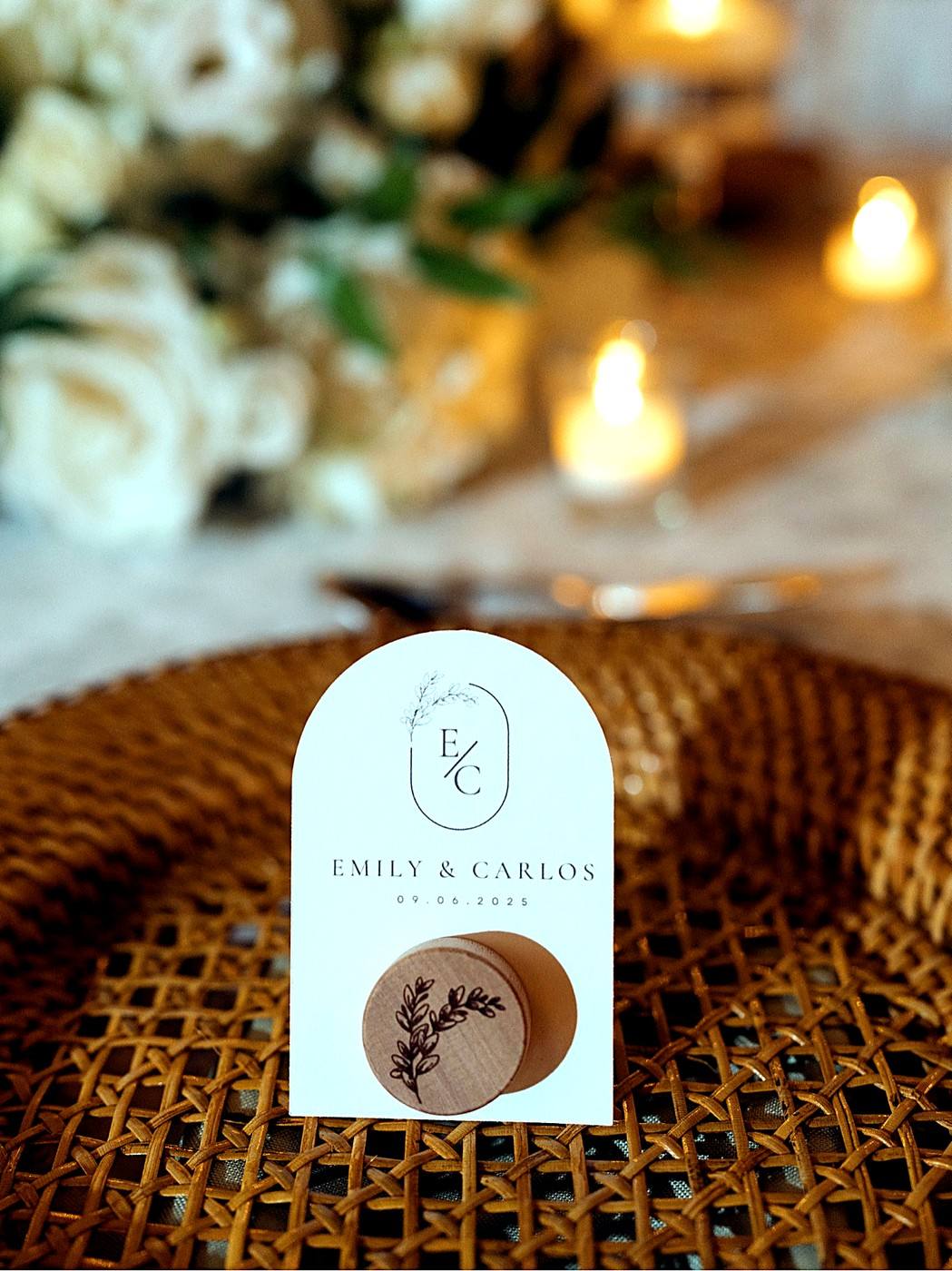 Personalized wedding place card with an engraved wooden favor