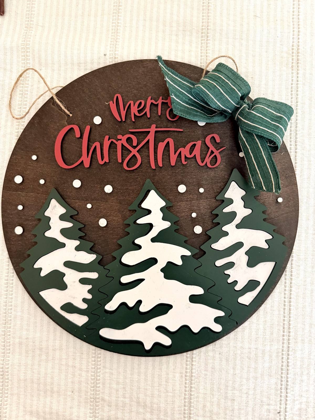Round wooden Merry Christmas sign